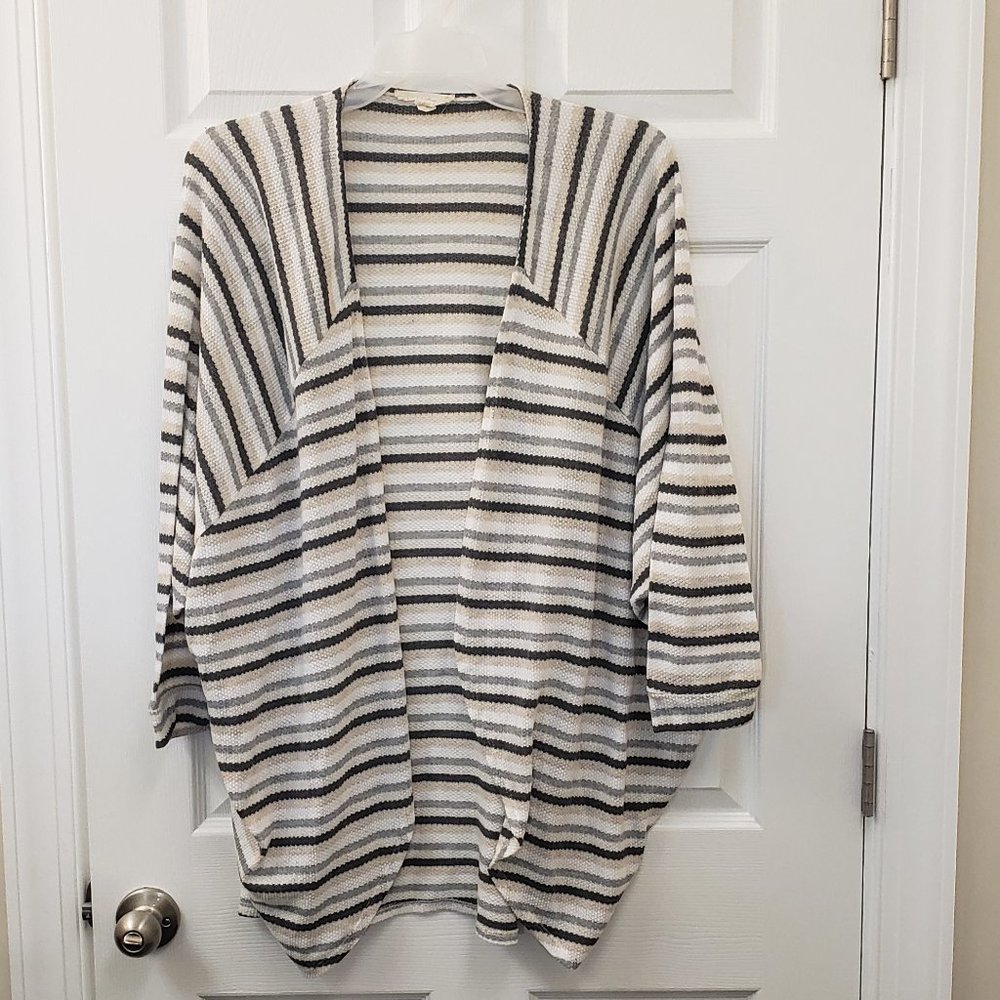 Painted Threads, lightweight, oversize, dolman sleeve open drape cardigan, LG